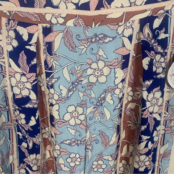 Gypsies & Moondust Cropped Floral Pull On Rayon Pants - Picture 2 of 15